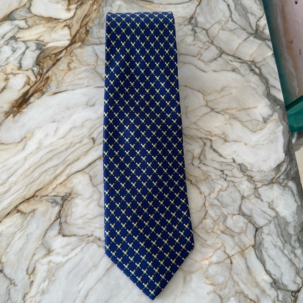 Salvatore Ferragamo 100% silk tie Made in Italy golf